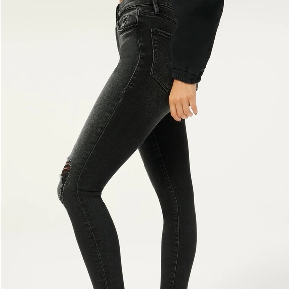 Good American good waist crop size 2 - Picture 3 of 4